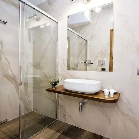 Orleans Πανσιόν 4*